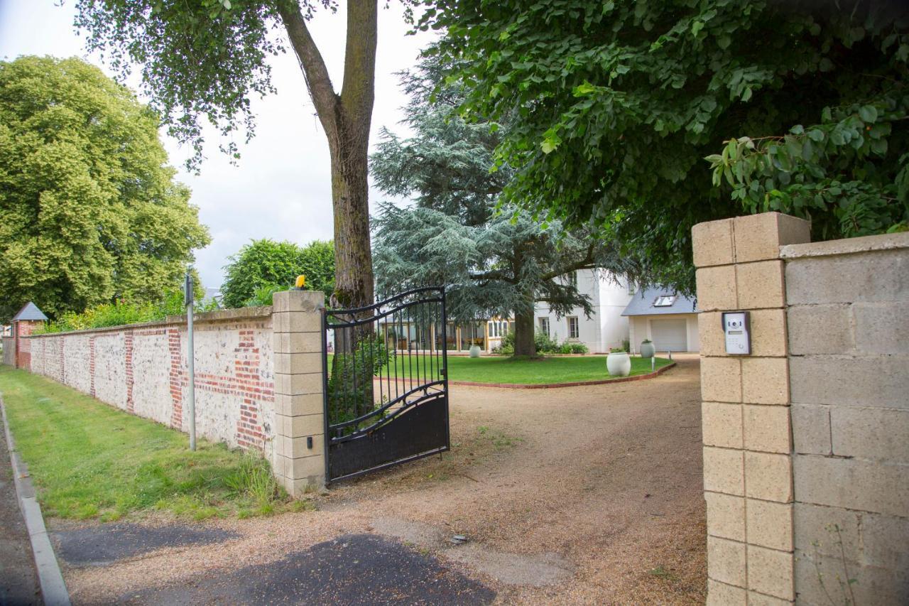 Le Petit Manoir Bed & Breakfast Farceaux Exterior photo